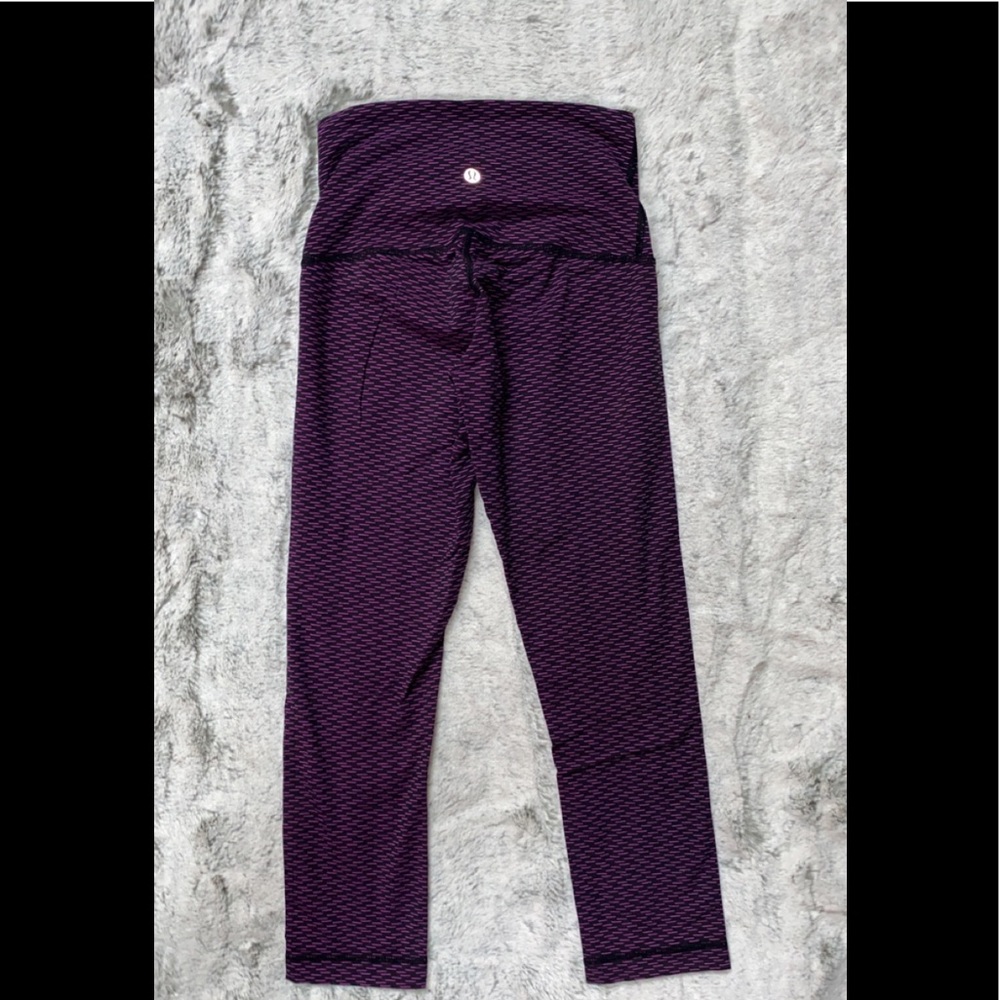 Lululemon Size 4 Wunder Under Hi Rise Crops